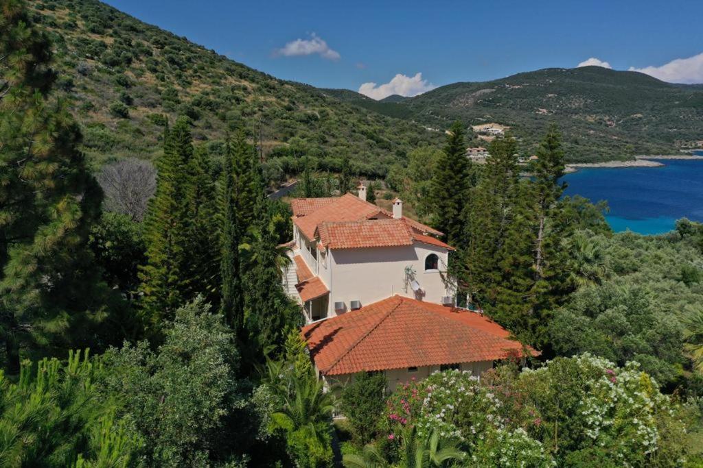 Vkastri Aparthotel Vassiliki Esterno foto