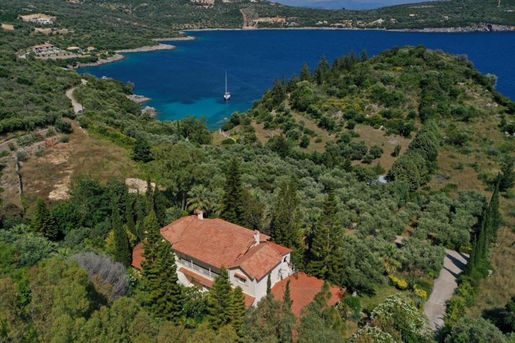 Vkastri Aparthotel Vassiliki Esterno foto